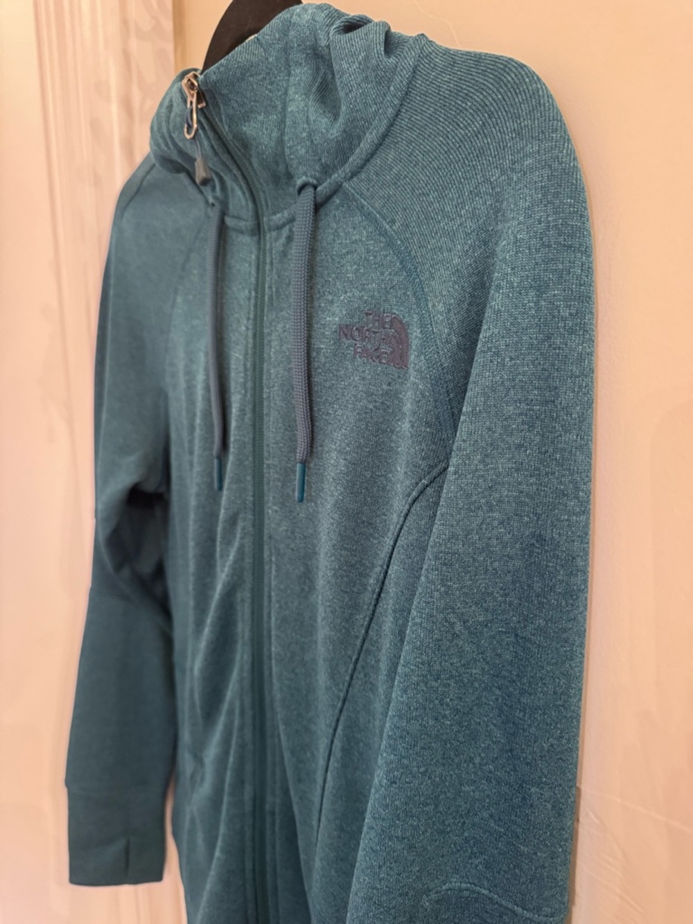 The North Face Women's Lightweight Hoodie - Teal Blue